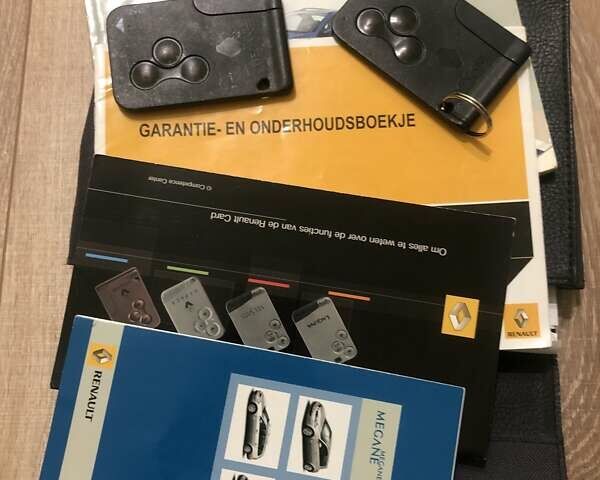 Серый Рено Меган, объемом двигателя 2 л и пробегом 205 тыс. км за 6500 $, фото 34 на Automoto.ua