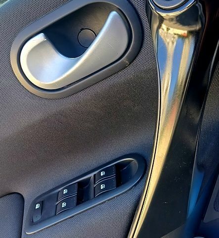 Серый Рено Меган, объемом двигателя 1.6 л и пробегом 168 тыс. км за 5500 $, фото 5 на Automoto.ua