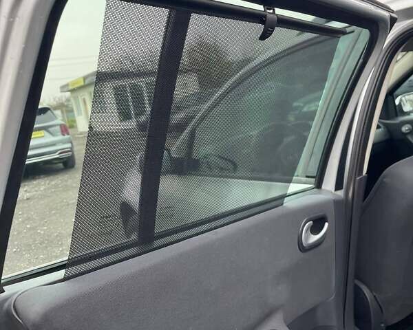 Сірий Рено Меган, об'ємом двигуна 1.5 л та пробігом 301 тис. км за 5390 $, фото 10 на Automoto.ua