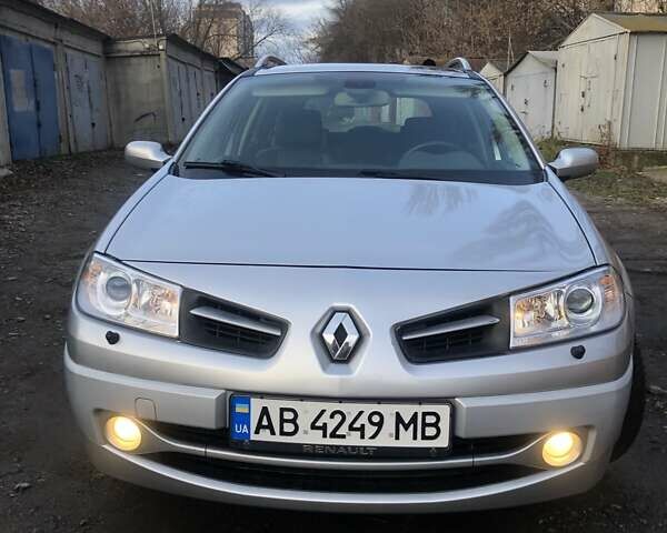 Серый Рено Меган, объемом двигателя 2 л и пробегом 205 тыс. км за 6500 $, фото 2 на Automoto.ua