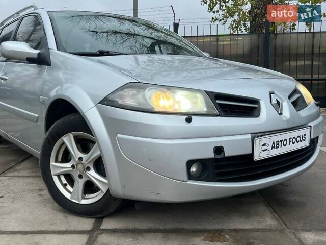 Серый Рено Меган, объемом двигателя 1.6 л и пробегом 263 тыс. км за 5590 $, фото 3 на Automoto.ua