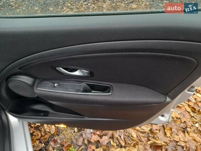 Серый Рено Меган, объемом двигателя 1.6 л и пробегом 270 тыс. км за 6600 $, фото 7 на Automoto.ua