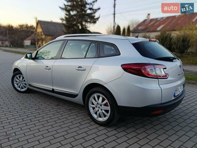 Серый Рено Меган, объемом двигателя 1.6 л и пробегом 195 тыс. км за 6800 $, фото 52 на Automoto.ua