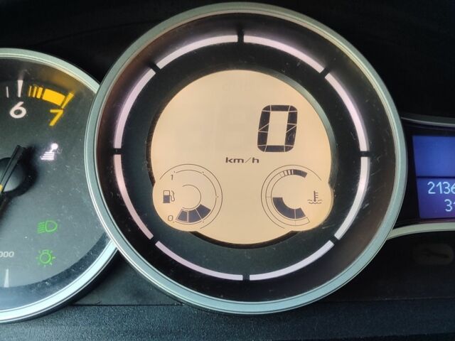 Сірий Рено Меган, об'ємом двигуна 1.6 л та пробігом 213 тис. км за 6500 $, фото 7 на Automoto.ua