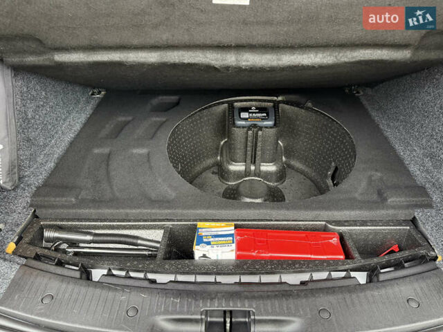 Серый Рено Меган, объемом двигателя 1.6 л и пробегом 149 тыс. км за 5400 $, фото 16 на Automoto.ua