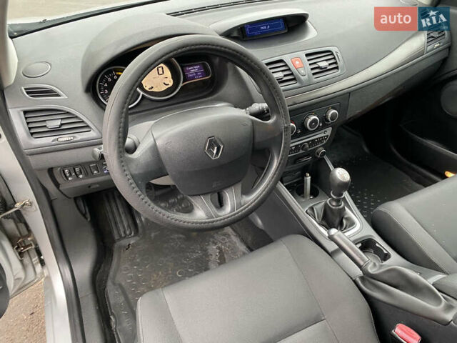 Серый Рено Меган, объемом двигателя 1.6 л и пробегом 206 тыс. км за 6850 $, фото 29 на Automoto.ua