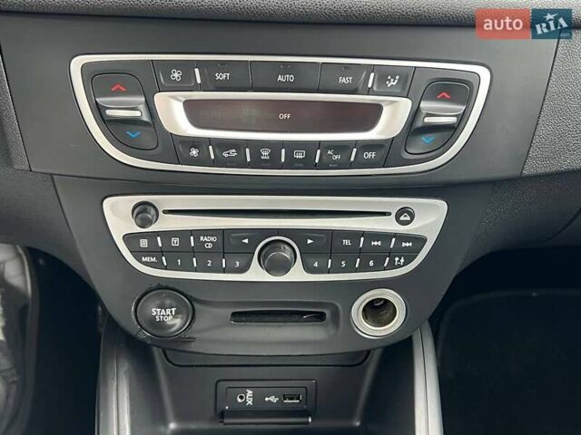 Сірий Рено Меган, об'ємом двигуна 2 л та пробігом 243 тис. км за 6890 $, фото 21 на Automoto.ua