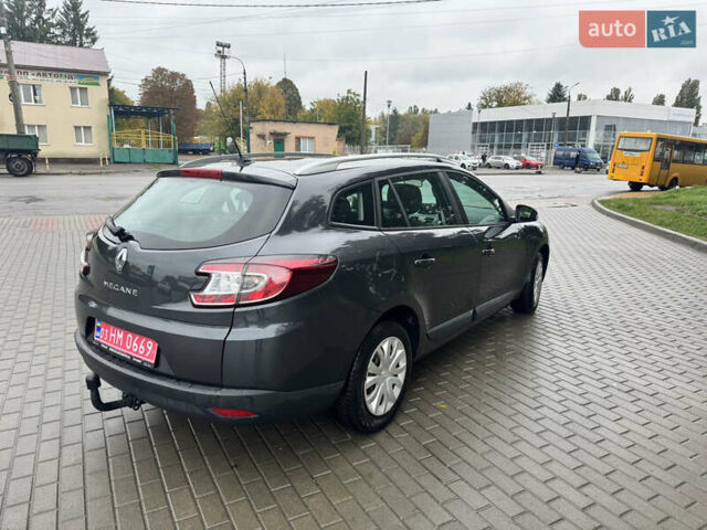 Рено Меган 2009 в Белой Церкве на Automoto.ua Серый Рено Меган, объемом двигателя 1.6 л и пробегом 231 тыс. км за 7900 $, фото 13 на Automoto.ua