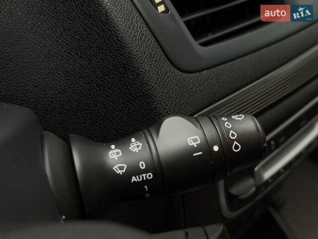 Сірий Рено Меган, об'ємом двигуна 1.6 л та пробігом 196 тис. км за 7850 $, фото 86 на Automoto.ua
