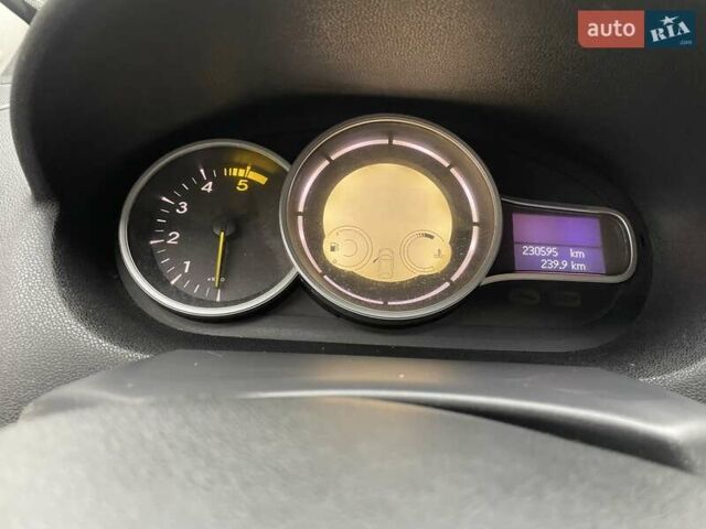 Сірий Рено Меган, об'ємом двигуна 1.46 л та пробігом 230 тис. км за 6700 $, фото 3 на Automoto.ua