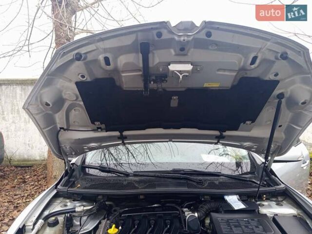 Серый Рено Меган, объемом двигателя 1.6 л и пробегом 270 тыс. км за 6600 $, фото 9 на Automoto.ua