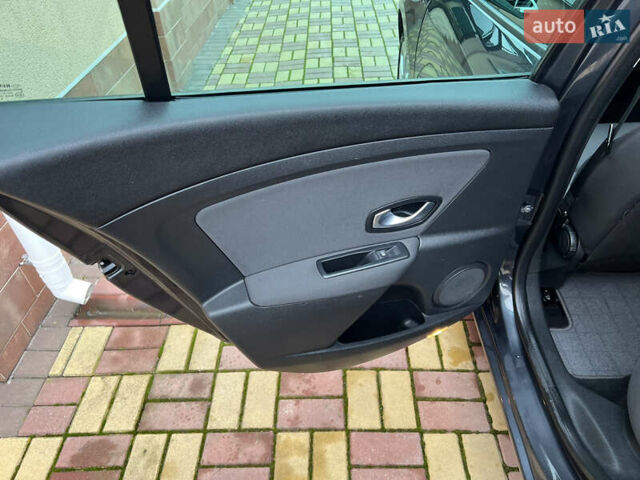 Сірий Рено Меган, об'ємом двигуна 1.6 л та пробігом 210 тис. км за 7250 $, фото 34 на Automoto.ua