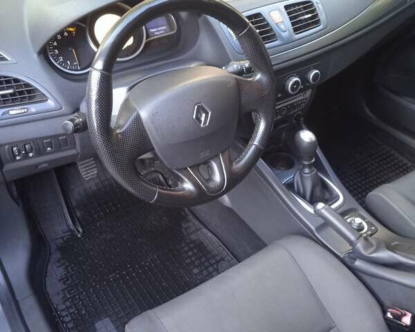 Сірий Рено Меган, об'ємом двигуна 1.6 л та пробігом 352 тис. км за 6000 $, фото 5 на Automoto.ua