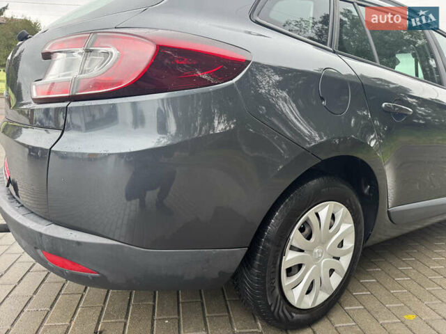 Серый Рено Меган, объемом двигателя 1.6 л и пробегом 231 тыс. км за 7800 $, фото 58 на Automoto.ua