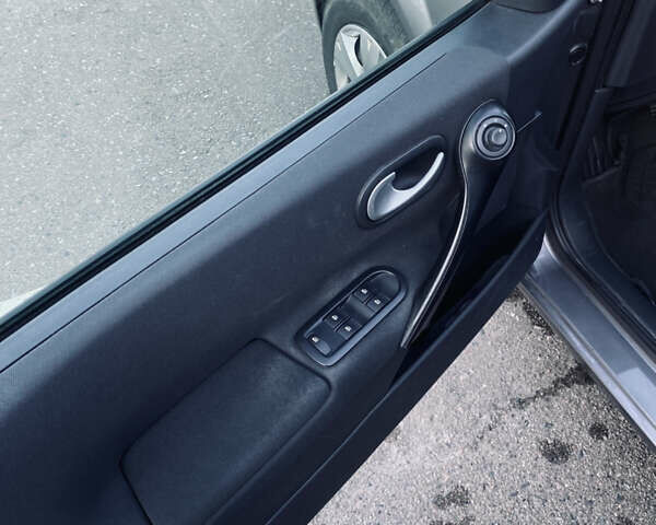 Серый Рено Меган, объемом двигателя 1.46 л и пробегом 213 тыс. км за 5699 $, фото 18 на Automoto.ua