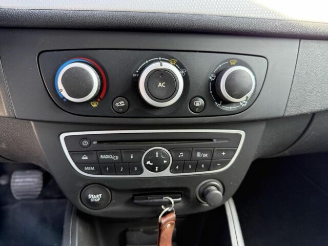 Серый Рено Меган, объемом двигателя 0 л и пробегом 143 тыс. км за 3999 $, фото 10 на Automoto.ua