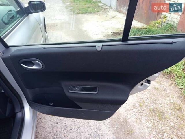 Серый Рено Меган, объемом двигателя 1.6 л и пробегом 198 тыс. км за 5800 $, фото 27 на Automoto.ua