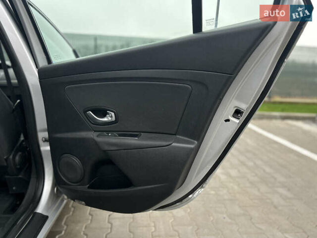 Сірий Рено Меган, об'ємом двигуна 1.6 л та пробігом 172 тис. км за 7450 $, фото 85 на Automoto.ua