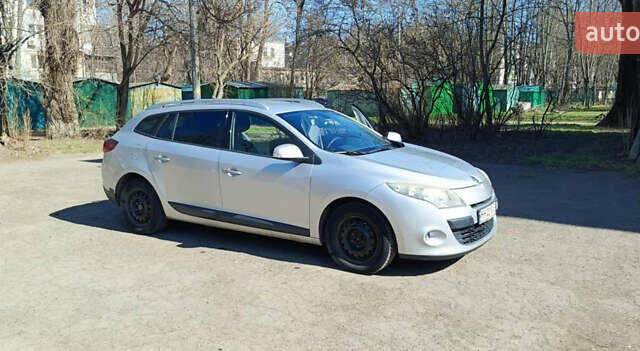 Рено Меган 2009 в Одессе на Automoto.ua Серый Рено Меган, объемом двигателя 1.46 л и пробегом 227 тыс. км за 6600 $, фото 8 на Automoto.ua