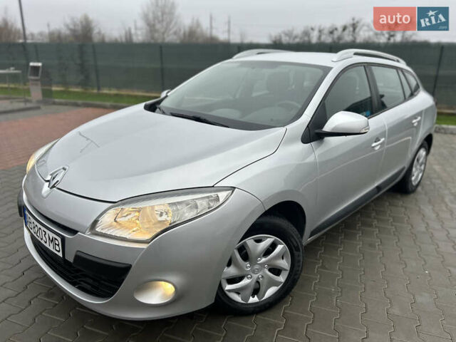 Сірий Рено Меган, об'ємом двигуна 1.6 л та пробігом 172 тис. км за 7450 $, фото 1 на Automoto.ua