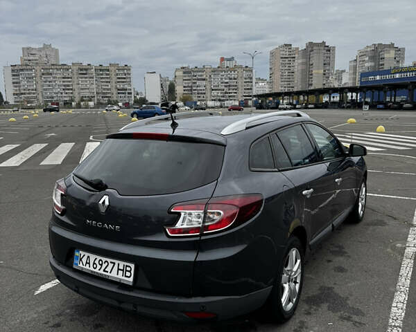 Рено Меган 2009 у Києві на Automoto.ua Сірий Рено Меган, об'ємом двигуна 1.6 л та пробігом 212 тис. км за 7300 $, фото 2 на Automoto.ua
