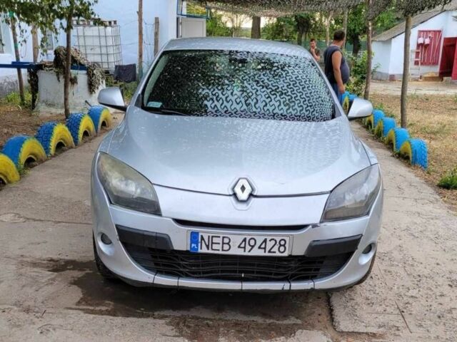 Серый Рено Меган, объемом двигателя 1.5 л и пробегом 300 тыс. км за 3500 $, фото 2 на Automoto.ua