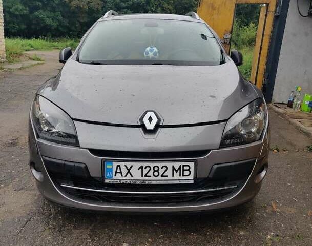 Серый Рено Меган, объемом двигателя 1.46 л и пробегом 250 тыс. км за 5100 $, фото 1 на Automoto.ua