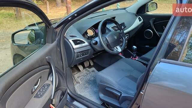 Сірий Рено Меган, об'ємом двигуна 1.46 л та пробігом 290 тис. км за 5500 $, фото 4 на Automoto.ua