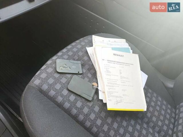 Серый Рено Меган, объемом двигателя 1.6 л и пробегом 190 тыс. км за 5800 $, фото 93 на Automoto.ua