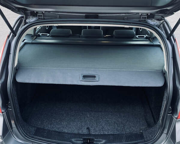 Серый Рено Меган, объемом двигателя 1.46 л и пробегом 213 тыс. км за 5699 $, фото 16 на Automoto.ua