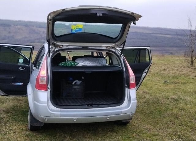 Серый Рено Меган, объемом двигателя 1.5 л и пробегом 230 тыс. км за 5600 $, фото 4 на Automoto.ua