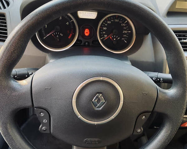 Серый Рено Меган, объемом двигателя 1.46 л и пробегом 213 тыс. км за 5699 $, фото 26 на Automoto.ua