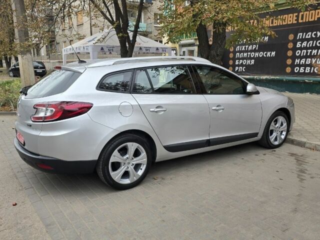 Серый Рено Меган, объемом двигателя 1 л и пробегом 200 тыс. км за 7300 $, фото 3 на Automoto.ua