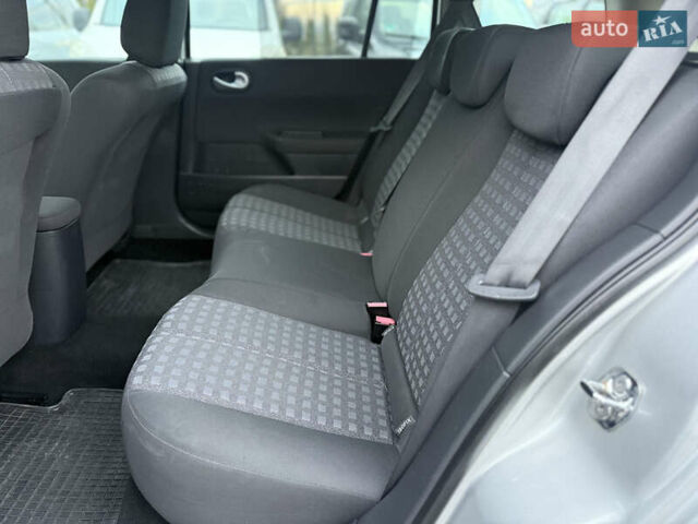 Серый Рено Меган, объемом двигателя 1.6 л и пробегом 156 тыс. км за 6850 $, фото 12 на Automoto.ua