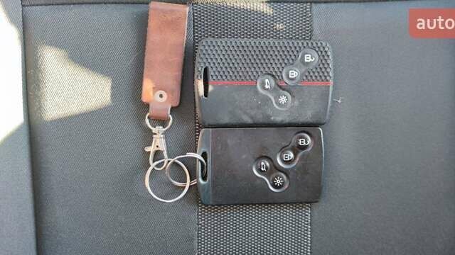 Сірий Рено Меган, об'ємом двигуна 1.5 л та пробігом 337 тис. км за 5600 $, фото 9 на Automoto.ua