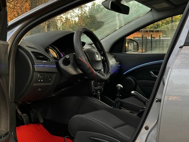 Серый Рено Меган, объемом двигателя 1.5 л и пробегом 275 тыс. км за 5350 $, фото 12 на Automoto.ua