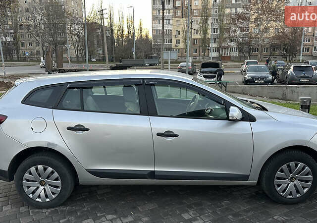 Сірий Рено Меган, об'ємом двигуна 1.46 л та пробігом 249 тис. км за 6999 $, фото 2 на Automoto.ua