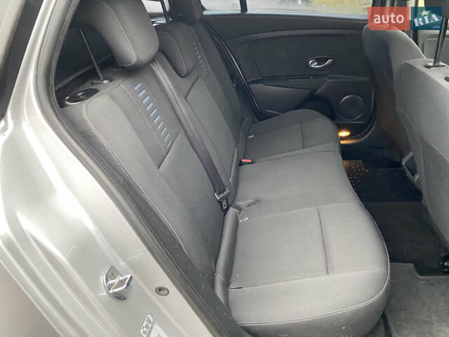 Серый Рено Меган, объемом двигателя 1.6 л и пробегом 206 тыс. км за 6850 $, фото 23 на Automoto.ua