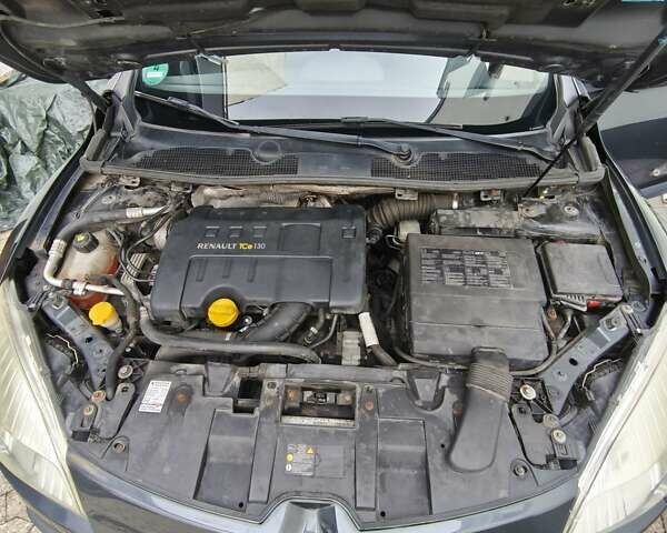 Серый Рено Меган, объемом двигателя 1.4 л и пробегом 215 тыс. км за 5700 $, фото 3 на Automoto.ua