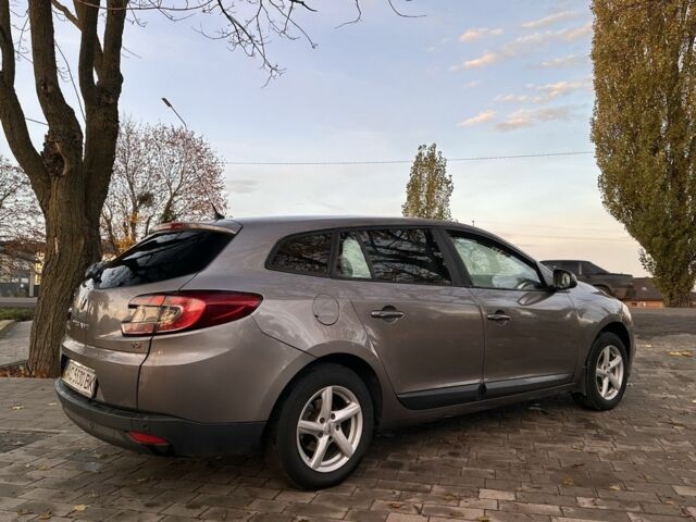 Серый Рено Меган, объемом двигателя 1.5 л и пробегом 275 тыс. км за 5350 $, фото 7 на Automoto.ua