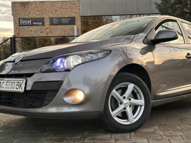 Серый Рено Меган, объемом двигателя 1.5 л и пробегом 275 тыс. км за 5350 $, фото 3 на Automoto.ua