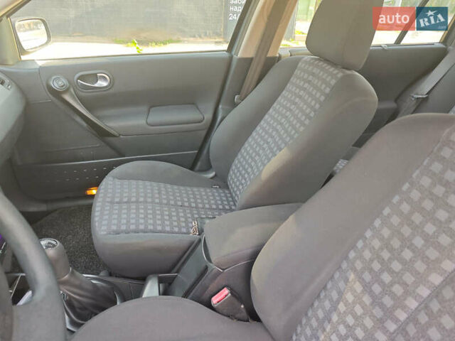 Серый Рено Меган, объемом двигателя 1.6 л и пробегом 185 тыс. км за 6250 $, фото 6 на Automoto.ua