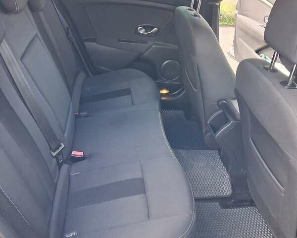 Сірий Рено Меган, об'ємом двигуна 1.4 л та пробігом 191 тис. км за 6700 $, фото 12 на Automoto.ua