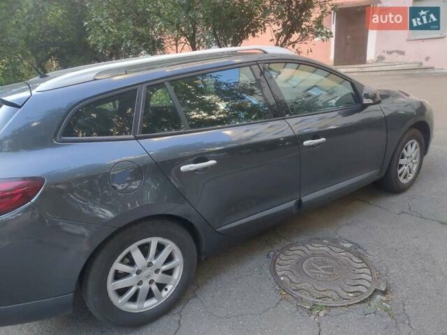 Сірий Рено Меган, об'ємом двигуна 2 л та пробігом 243 тис. км за 6500 $, фото 2 на Automoto.ua