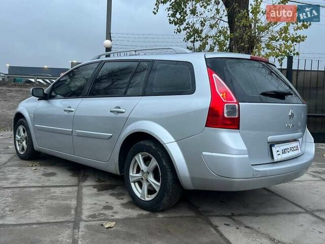 Серый Рено Меган, объемом двигателя 1.6 л и пробегом 263 тыс. км за 5590 $, фото 4 на Automoto.ua