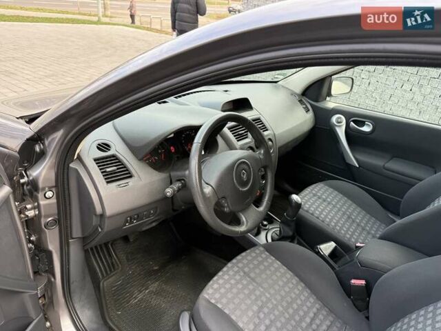 Серый Рено Меган, объемом двигателя 1.6 л и пробегом 195 тыс. км за 5750 $, фото 27 на Automoto.ua