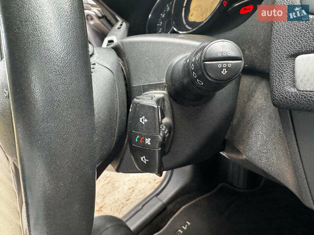 Рено Меган 2009 в Киеве на Automoto.ua Серый Рено Меган, объемом двигателя 1.4 л и пробегом 267 тыс. км за 5990 $, фото 17 на Automoto.ua