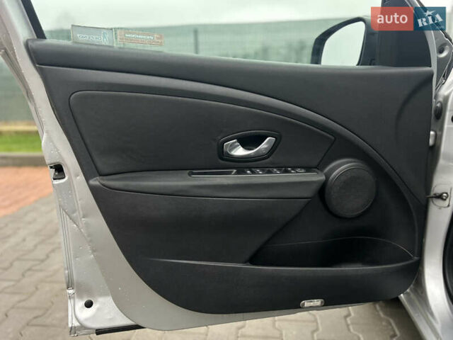 Сірий Рено Меган, об'ємом двигуна 1.6 л та пробігом 172 тис. км за 7450 $, фото 91 на Automoto.ua