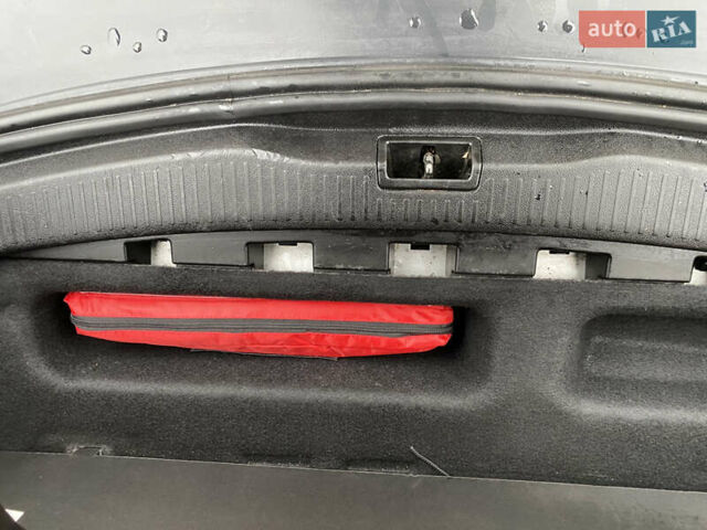 Серый Рено Меган, объемом двигателя 1.6 л и пробегом 206 тыс. км за 6850 $, фото 14 на Automoto.ua