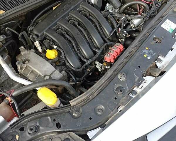 Серый Рено Меган, объемом двигателя 1.6 л и пробегом 200 тыс. км за 5800 $, фото 1 на Automoto.ua